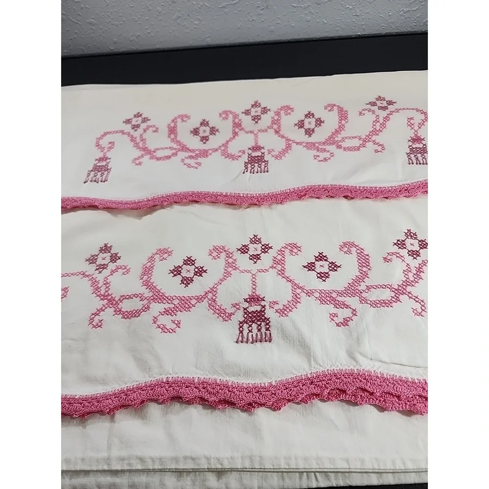 PAIR OF VINTAGE WHITE PILLOWCASES WITH PINK DESIGN HAND EMBROIDERY CROSS STITCH